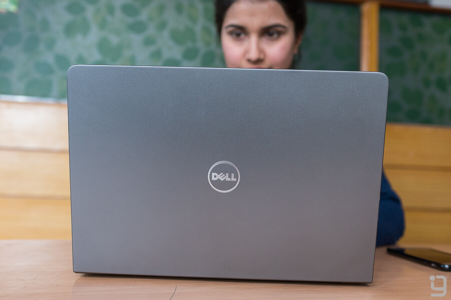 Dell Vostro 5468 review design