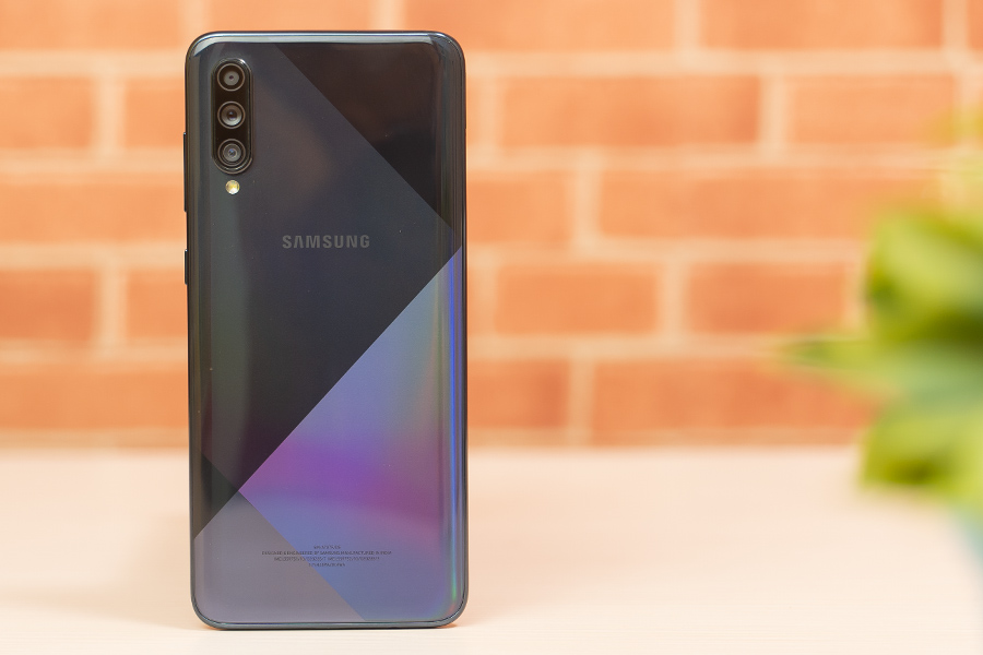 Samsung Galaxy A70s Design back