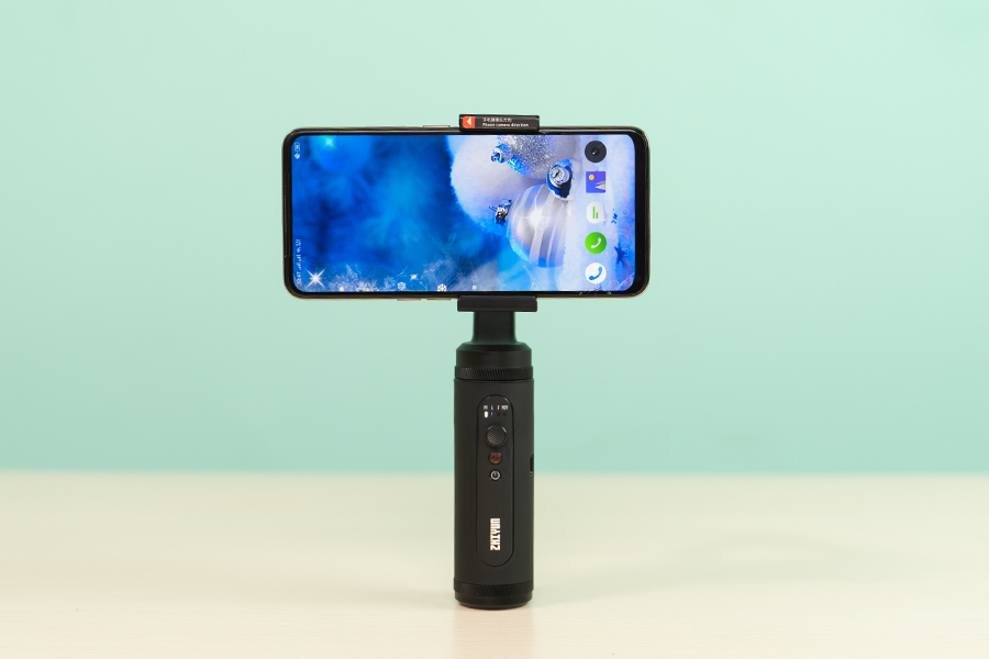 Zhiyun Smooth-Q2 Mobile Gimbal with phone