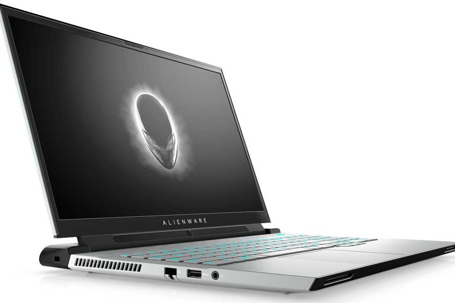 alienware m17 r3 lunar white