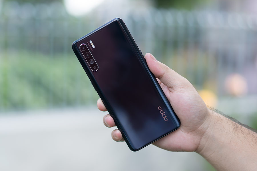 OPPO Reno 3 design build 