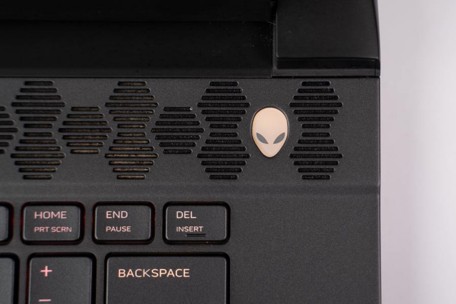 alienware m15 R3 Power button