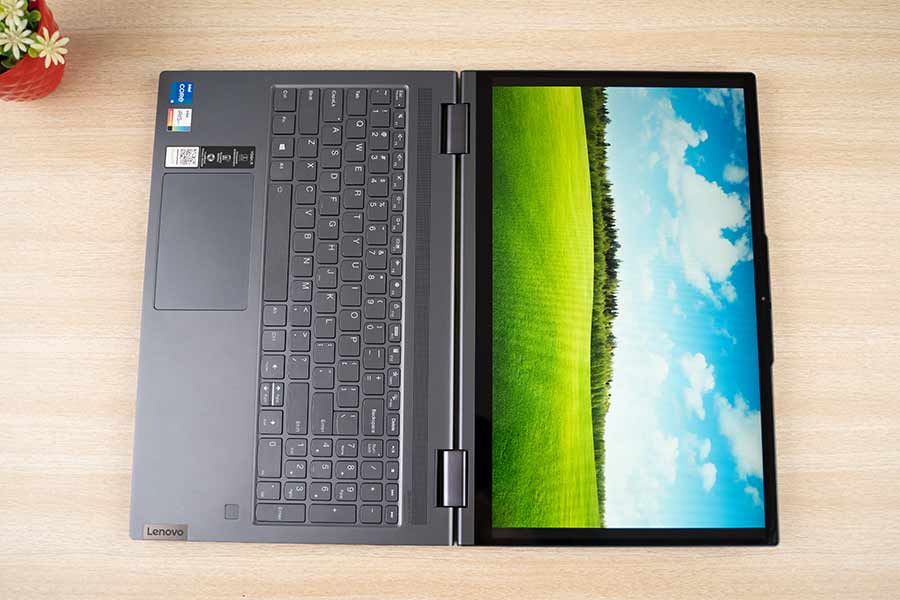 Yoga 7i - Hinge 1